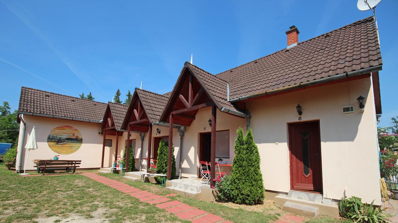 Pension Elisabeth Balatonlelle Εξωτερικό φωτογραφία